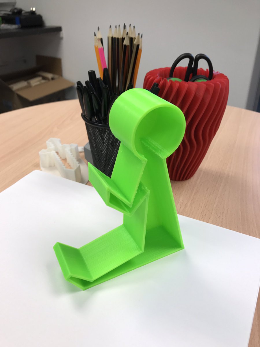 Stuartsfactory's tweet photo. Now printed last weeks 3d printed phone holders #stem #thetechlab #stutech https://t.co/CQK58ndTBE