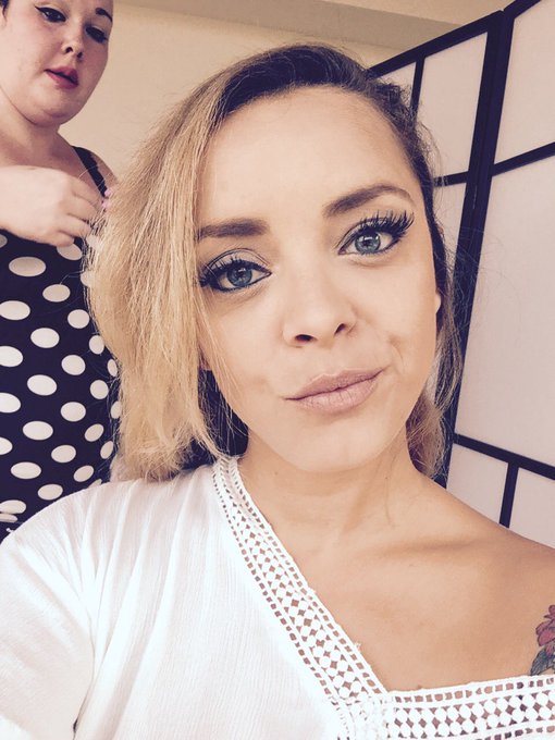 On set! Enfin un maquillage un peu plus naturel https://t.co/AdMNZalO39<a href="/tag/facial"class="tags"><span>#facial</span></a><a href="/tag/fellation"class="tags"><span>#fellation</span></a><a href="/tag/marietfemme"class="tags"><span>#marietfemme</span></a>