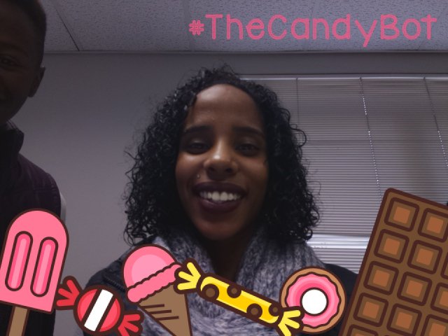 TheCandyBot's tweet photo. I smiled for 4 pieces of candy #OhWow #TheCandyBot https://t.co/gKTCUA2cW2
