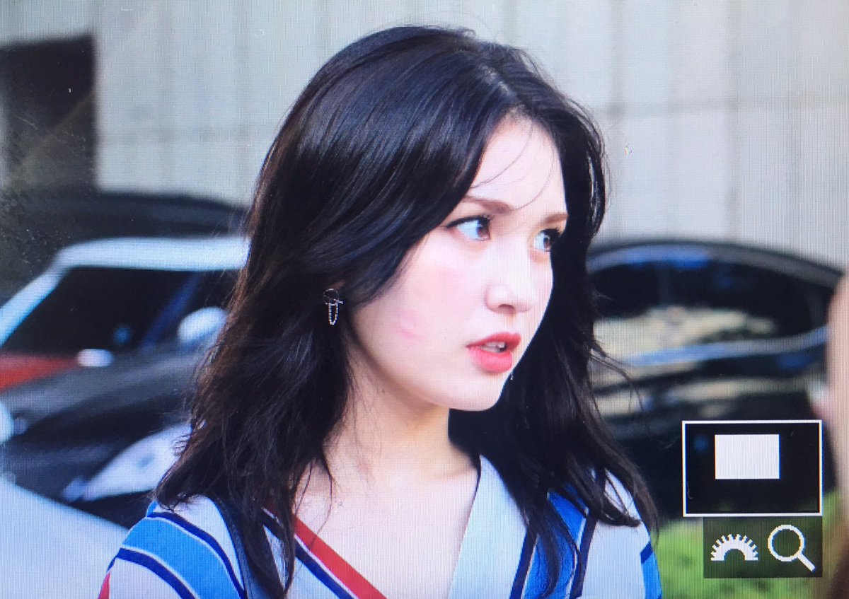 170825 #전소미 #소미 #somi
볼에 립스틱 자국 뭐냐고 물어보니깐 채연언니가 😘 해쥰거래 😆😆😆😆😆😆😆
<a href="/jypnation/">JYPnation</a>