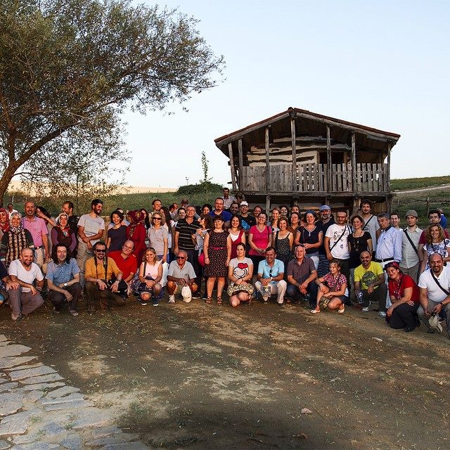 Adım Magma. 
İlk kez Bursa'daki okurlarımız önünde adımızı açıklamıştık, 3 yıl önce. #Aktopraklık Höyüğü'nde, Arkeo Park.