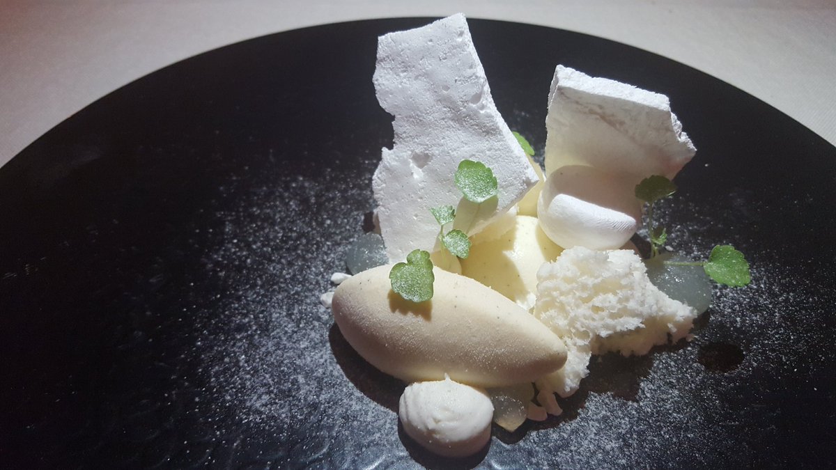 El despertar de los sentidos a través de un menú minimalista y muy original 😋😋😋🔝🔝🔝 madridmeenamora.com/single-post/20… #FelizViernes <a href="/Senses020/">Senses restaurant</a>