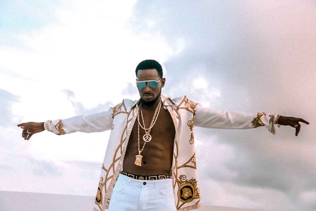 iamdbanj's tweet photo. #KingDonCome ♨️ https://t.co/HxNWpwgcZ8