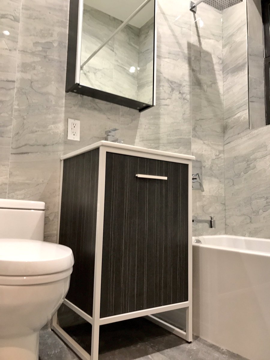 realty_guardian's tweet photo. Finished up a beautiful #GutReno #Moderndesign #2Bedroom #AptForRent #Brooklyn Built By: #PlatinumBuilders Rented By: #ParkStoneRealty https://t.co/Tons7t66wa
