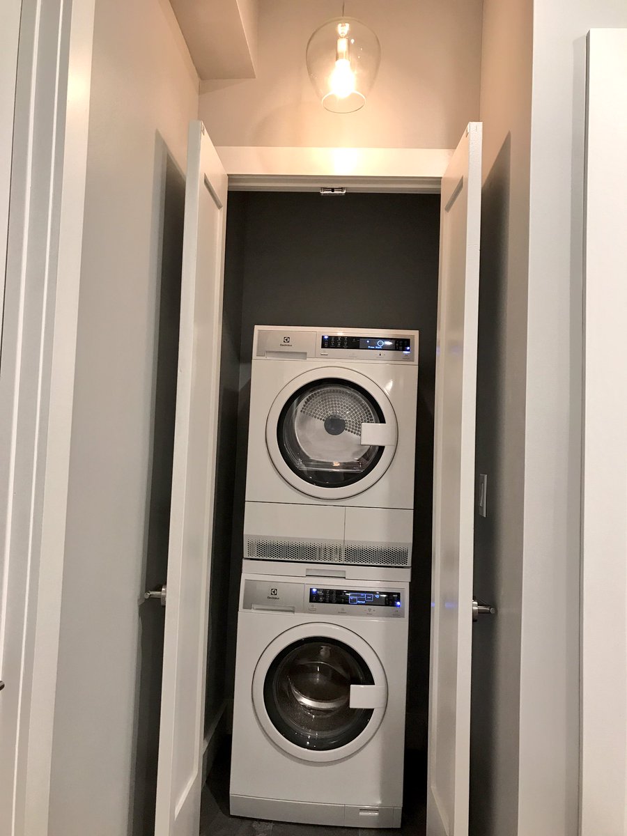 realty_guardian's tweet photo. Finished up a beautiful #GutReno #Moderndesign #2Bedroom #AptForRent #Brooklyn Built By: #PlatinumBuilders Rented By: #ParkStoneRealty https://t.co/Tons7t66wa