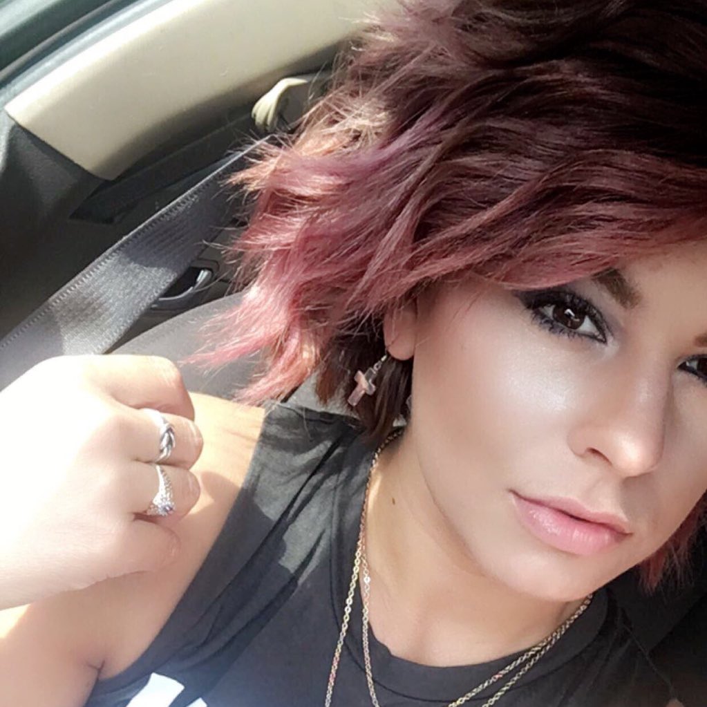 haleyahammer's tweet photo. #NewProfilePic https://t.co/JWsEtG9lHU