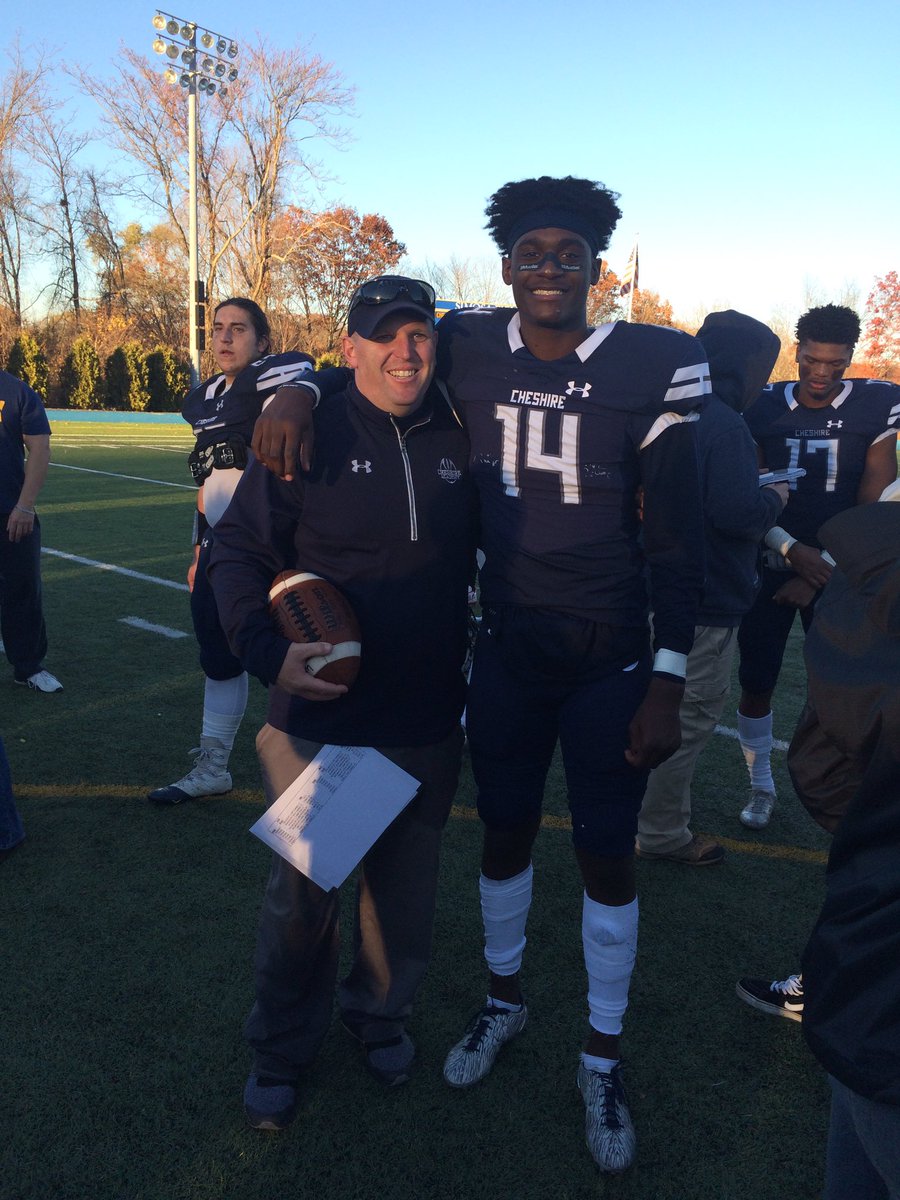 DDykemanUFL's tweet photo. Happy Belated birthday to my guy @SavageLew_14! So proud of you and all that you have accomplished! #CAFootball #Family #CA2BC #FlyEagle 🏈 https://t.co/xBLvQiSR34