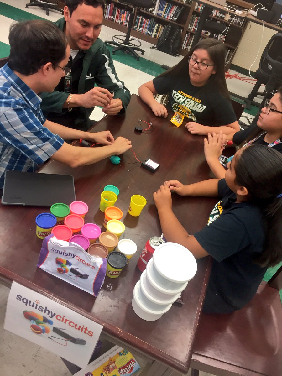 LyfordTechSquad's tweet photo. Math teachers using @SquishyCircuits and Art teacher using @Guidecraft's IO Blocks #LyfordTechBash #EdTechPlaygrounds #iPadEd https://t.co/9cvNNriJGH