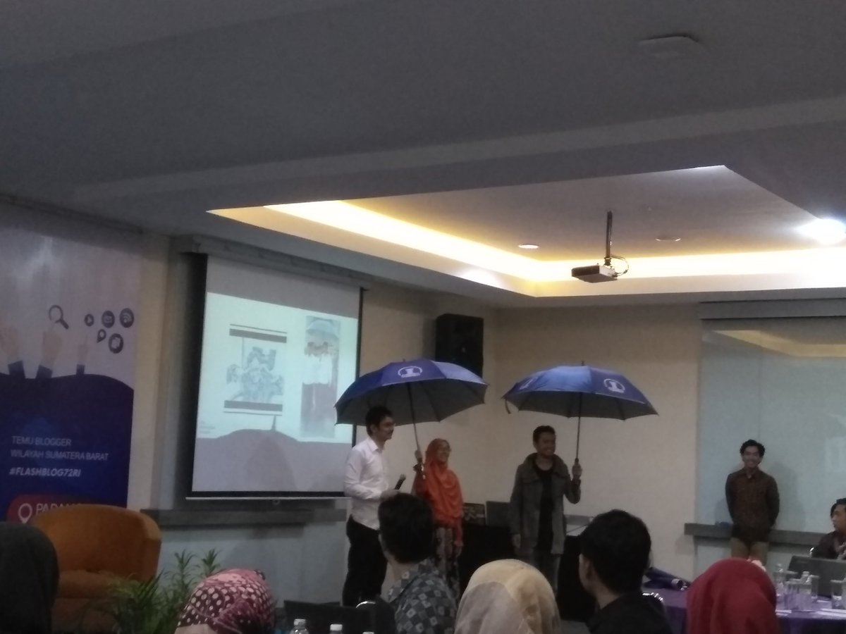 xnu81ex's tweet photo. Dapat hadiah payung cantik #FlashBlog72RI @BloggerPalanta https://t.co/dbaTd62Jfk