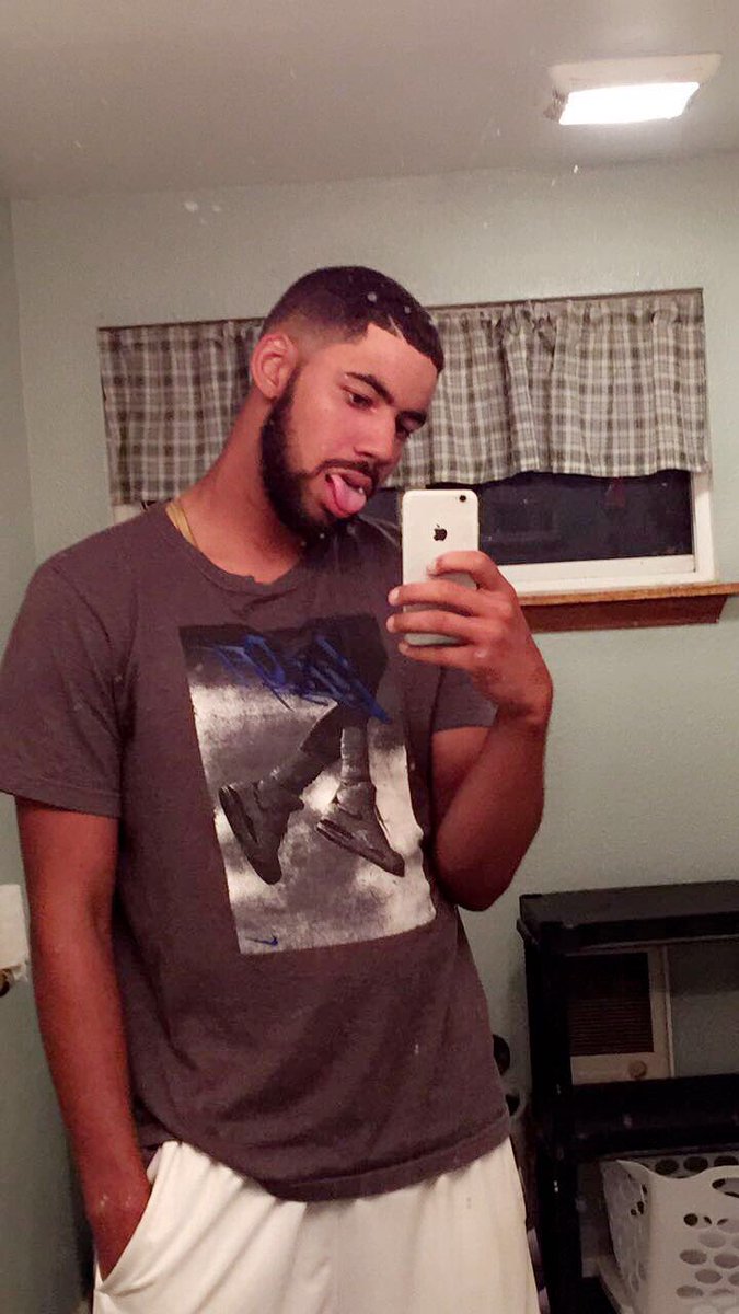 KidHarris81's tweet photo. Word to my dude Shakir, #FreshCutConfidence https://t.co/ghP83vryGZ
