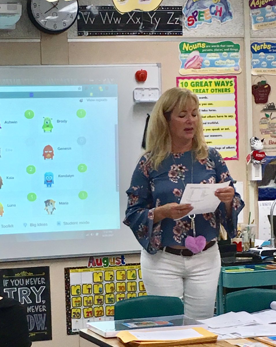 smollen_dawn's tweet photo. #B2SN @WoodRanchSVUSD. Lots of parents and great information.  Class Dojo and those little monsters. Positive reinforcement is  🔑 https://t.co/qDhVtRAn6z