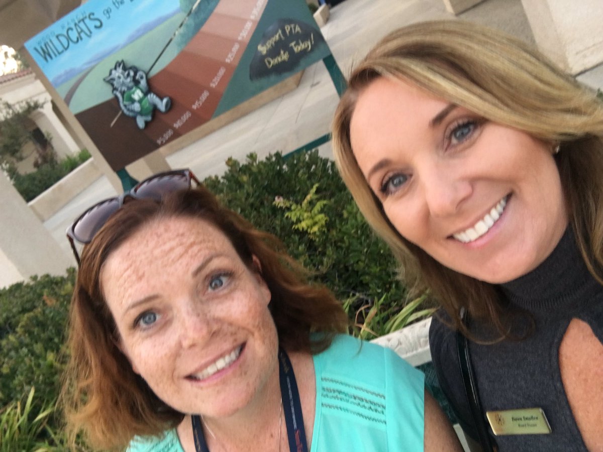 smollen_dawn's tweet photo. #B2SN @WoodRanchSVUSD. Lots of parents and great information.  Class Dojo and those little monsters. Positive reinforcement is  🔑 https://t.co/qDhVtRAn6z