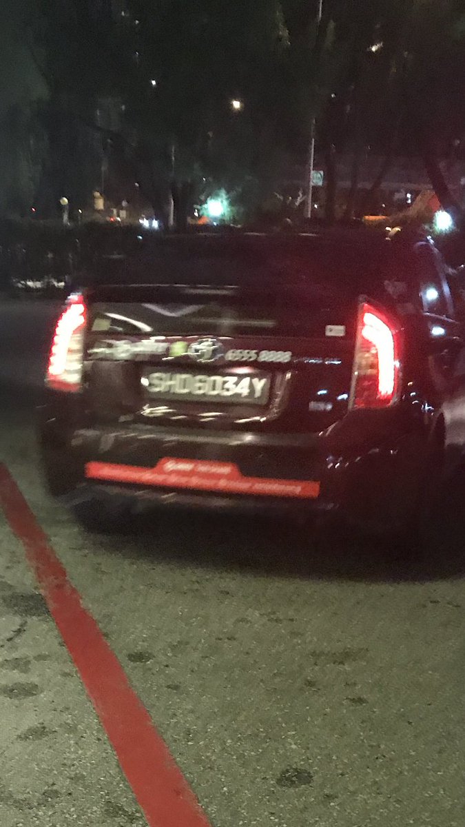 camsclimbs's tweet photo. @SingaporePolice Help me w/this CON taxi driver from @SMRT_Singapore who adds false fare charges. i had to grab the receipt from his hand https://t.co/sKK6oTfoju
