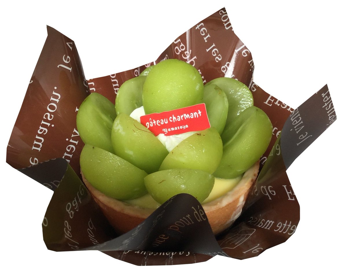 老舗和洋菓子店三条ヤマトヤ 今日premium Friday1日限定ケーキ ロールケーキの上に生クリームをたっぷりしぼり フルーツを色艶やかに飾ったフルーツバスケット1個 400 税込 マスカットタルト1個 432 税込 ヤマトヤ旭町店 完売しました プレミアム 三条