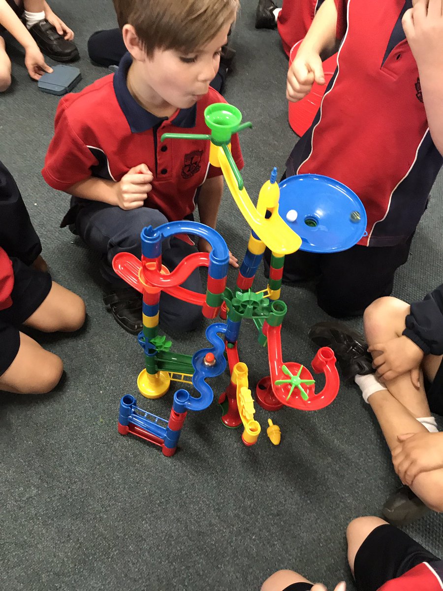SmallhumansRfun's tweet photo. Funky Friday Maths Play-push/pull, more/less, order, angles...making judgements. https://t.co/IDlza1tkSJ