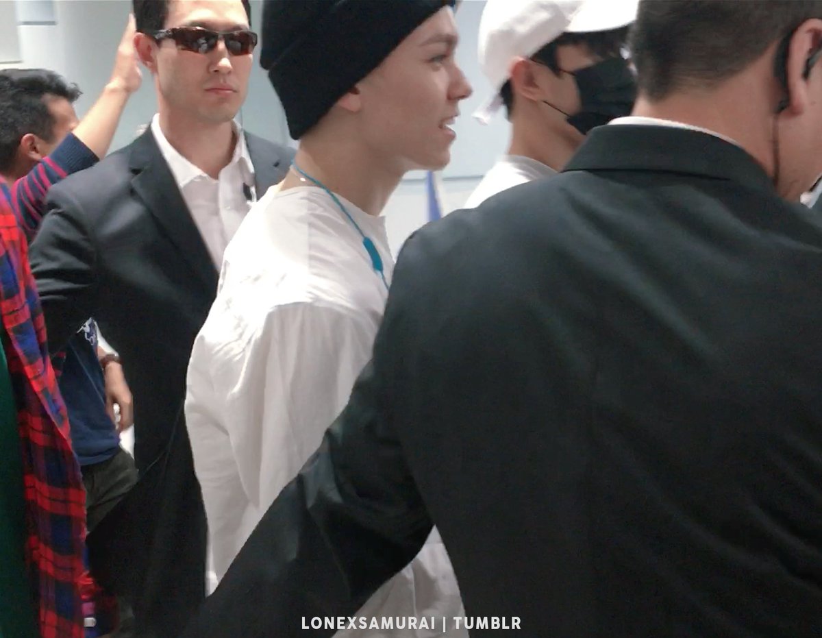 ai93__'s tweet photo. 170824 #SEVENTEEN in Toronto (YYZ) Arrivals #세븐틴 #버논 #VERNON https://t.co/HaYPYUkab8
