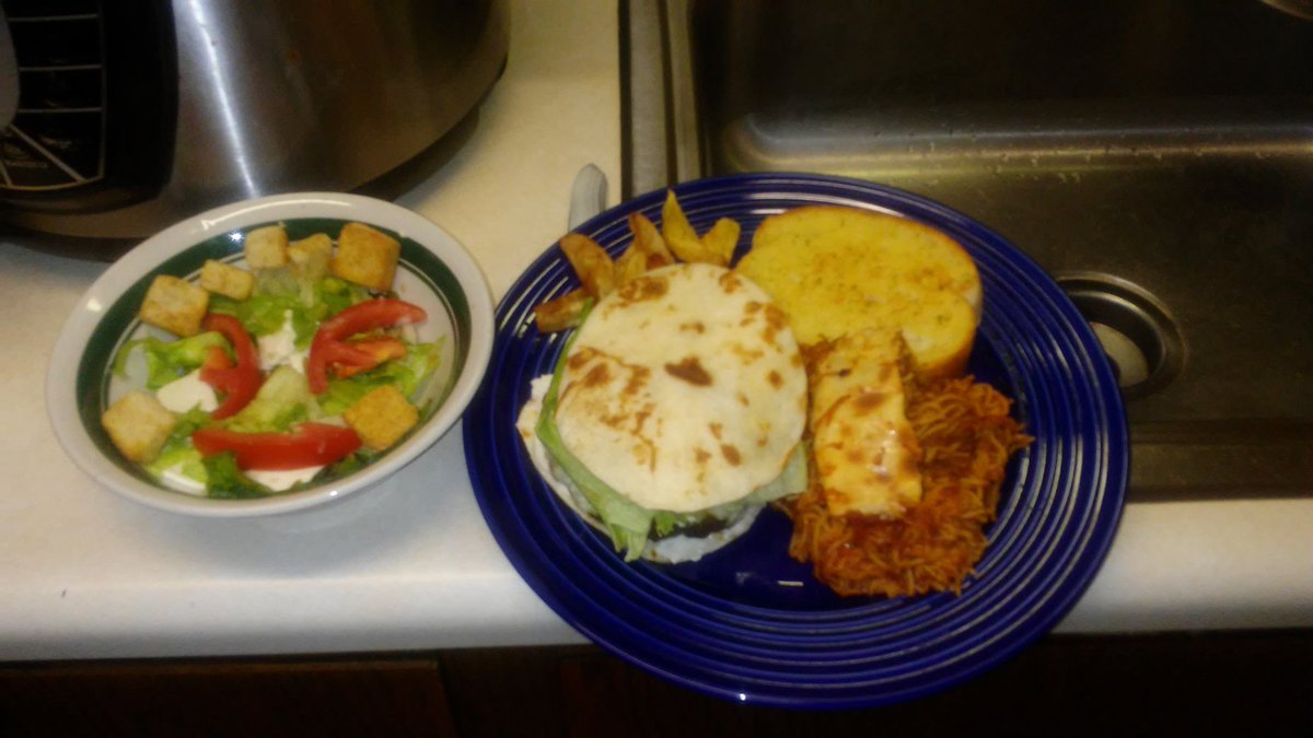 zebranique's tweet photo. Made two meals at once 
#TheGoddess 
#Iglowinthedark
#cantdimmylight https://t.co/k3UEeWCNop