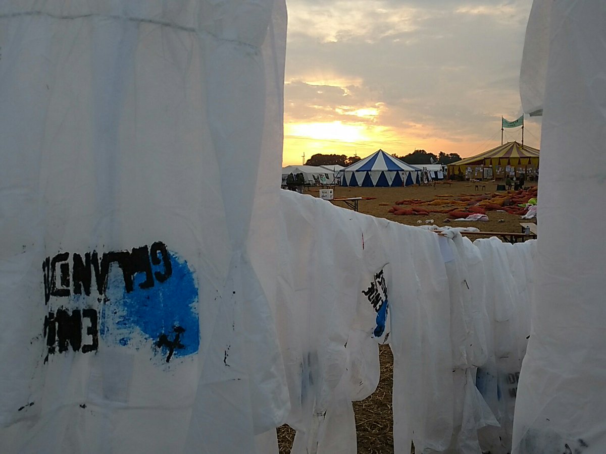 Ende__Gelaende's tweet photo. Good Morning! The sun rises over the power plants and #EndeGelaende is getting ready to #BlockCoal! https://t.co/0kX4gMFi4Z