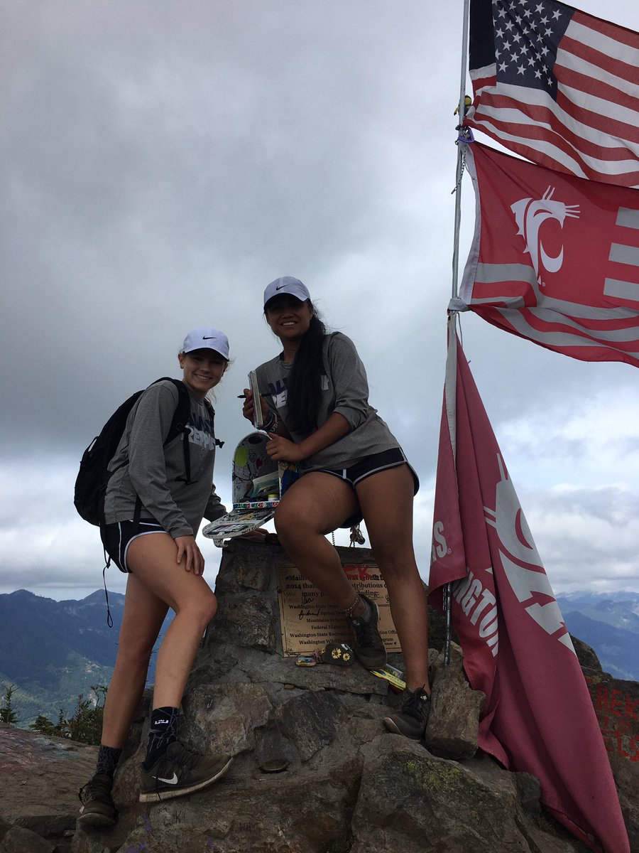 WHSLadyHoops's tweet photo. 💃🏻🐑🏀program is in good hands. These two physical &amp; mental toughness is 💯 Their resolve to help the 💃🏻🐑s RISEUP is incredible #Blessed4Sure https://t.co/DycULMWqIe