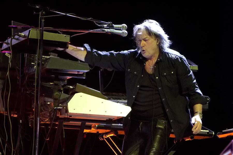 Happy Birthday Geoff Downes!  