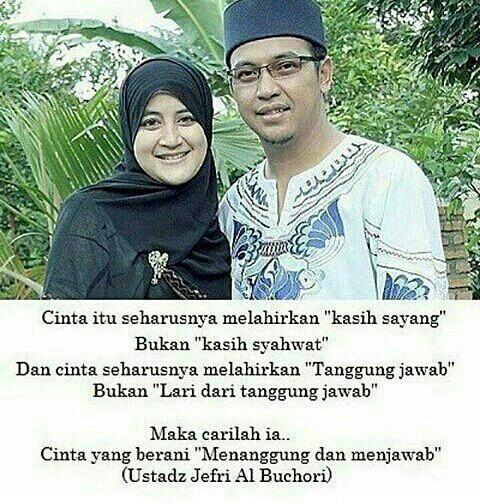 JBuruh's tweet photo. Rindu.....sosok UjE https://t.co/AL0vZ7Tl7t