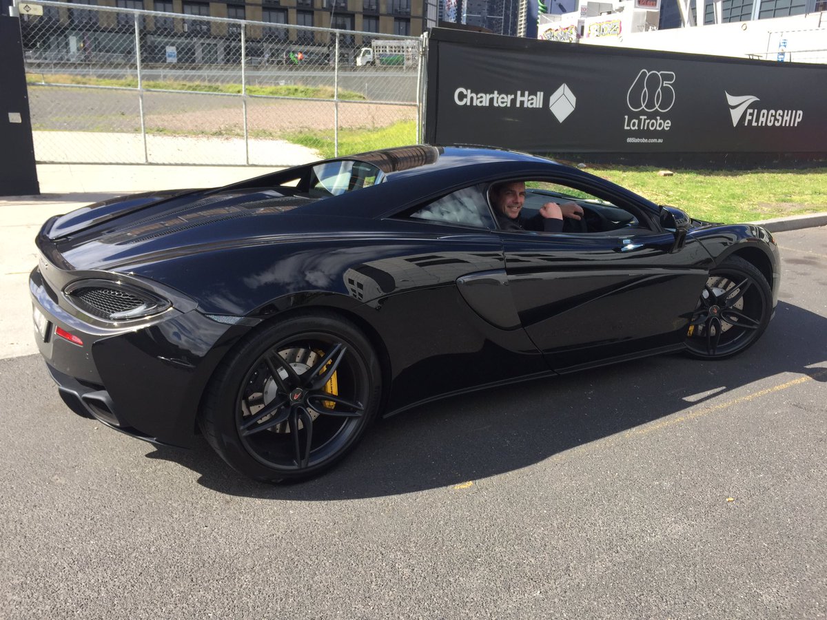 Thefarsha's tweet photo. OMG! #McLaren https://t.co/ZrFen8F218