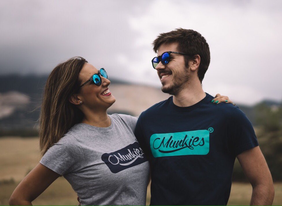 ¡Tenemos camisetas nuevas y tú quieres una! 🙋🏻🙋🏼‍♂️

👕SORTEO👕

✅RT + FOLLOW
 
Ganador/a: 1 SEPT.
Talla a elegir.

🕶MUNKIESCOLLECTION.com