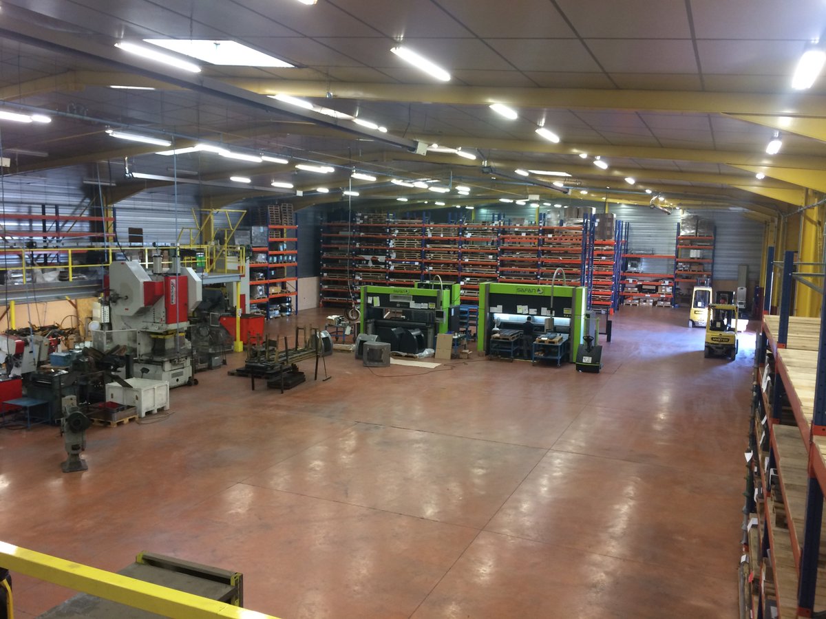 Matit01's tweet photo. la place est faite !... #nouvellearrivee #nouvellemachine #encoreunpeudesuspens #salvagnini https://t.co/KYKueWuW1H