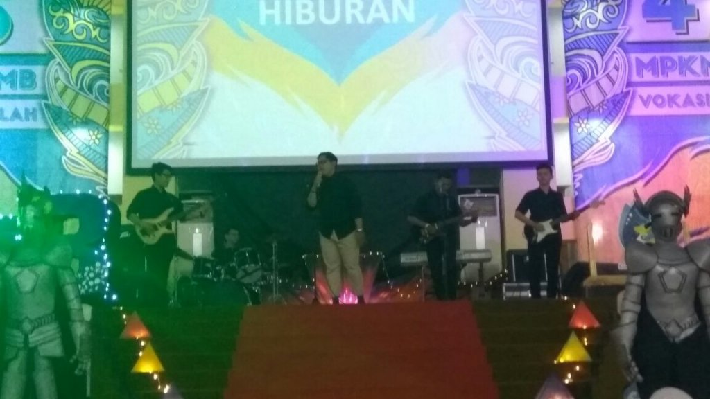 Mpkmbdiplomaipb's tweet photo. Sekarang, saat nya sesi hiburan-MoV!! https://t.co/4akKf04Cjd