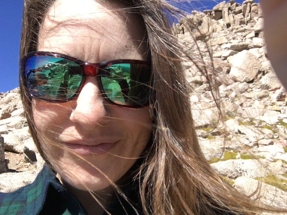 SheenaSEODesign's tweet photo. I love my costas great for keeping my vision in check #LensCraftersCrowd #sponsored https://t.co/hXlUtID5aU