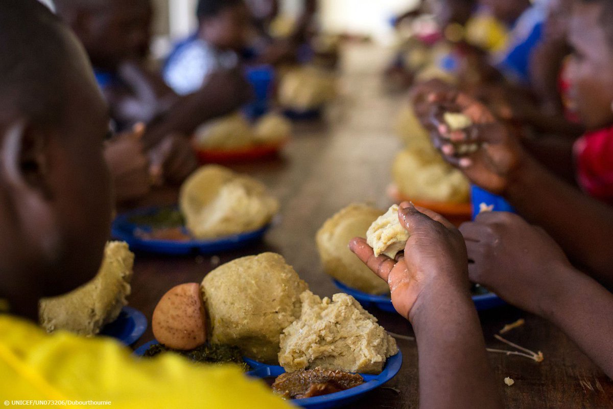 UNICEF's tweet photo. Helping children formerly associated with armed groups in DR Congo resume their lives. https://t.co/bQJEUxptYM #KasaiCrisis #DRC https://t.co/7EmkHei95X