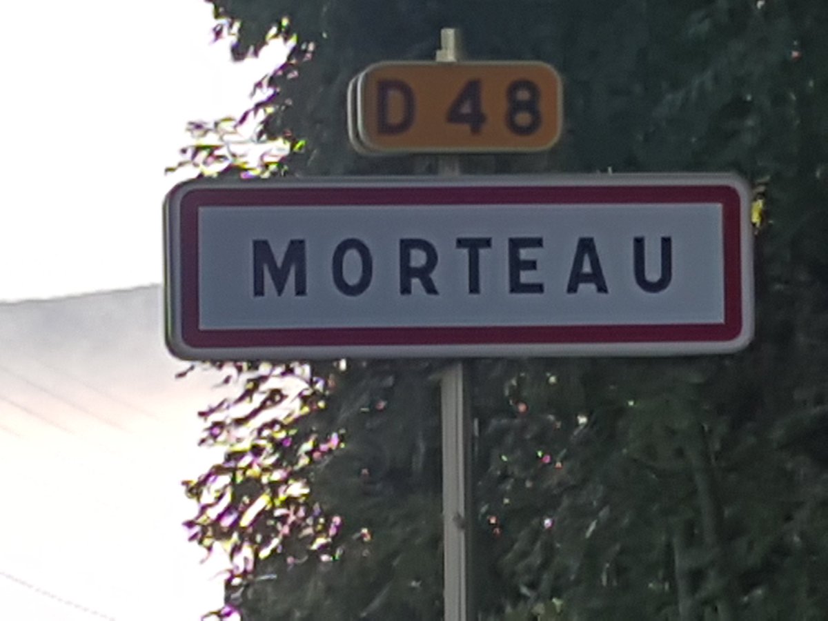 moncomtebon tweet picture