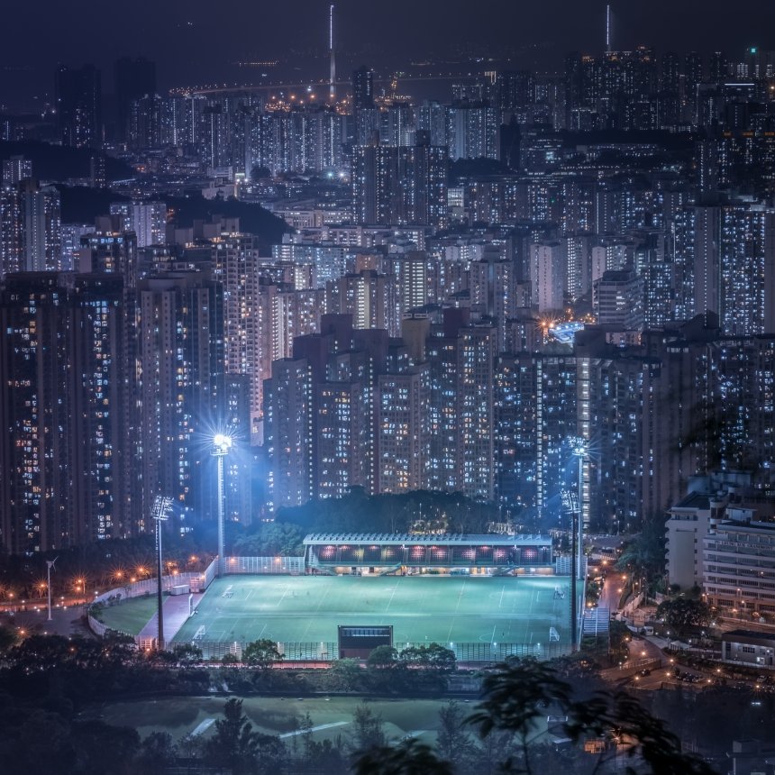 mixdevil66's tweet photo. #Cyberpunk inspired, #ultraviolet #photography of #HongKong, #Shenzhen and #Seoul at midnight, by #MarcusWendt https://t.co/vskz8SSXYy https://t.co/GoH7OANibm