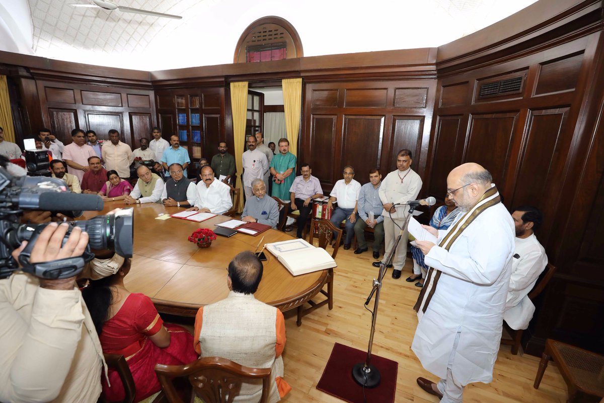 AmitShah's tweet photo. आज राज्यसभा सांसद की शपथ ली। आप सभी के समर्थन के लिए हृदय से धन्यवाद। https://t.co/48nq3dTrdX