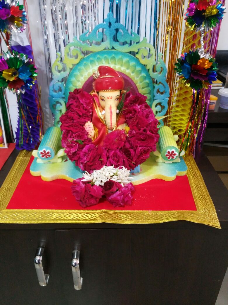 KeyurPandya2's tweet photo. गणपती बाप्पा मोरया !!!!! 
Ganeshji Puja At Nowfloats Vadodara @vijendrarajput @satishkohli13 @Jiimiit @Rebel_Nitin @GulatiSinghJ @NowFloats https://t.co/wqjg1dyqmO