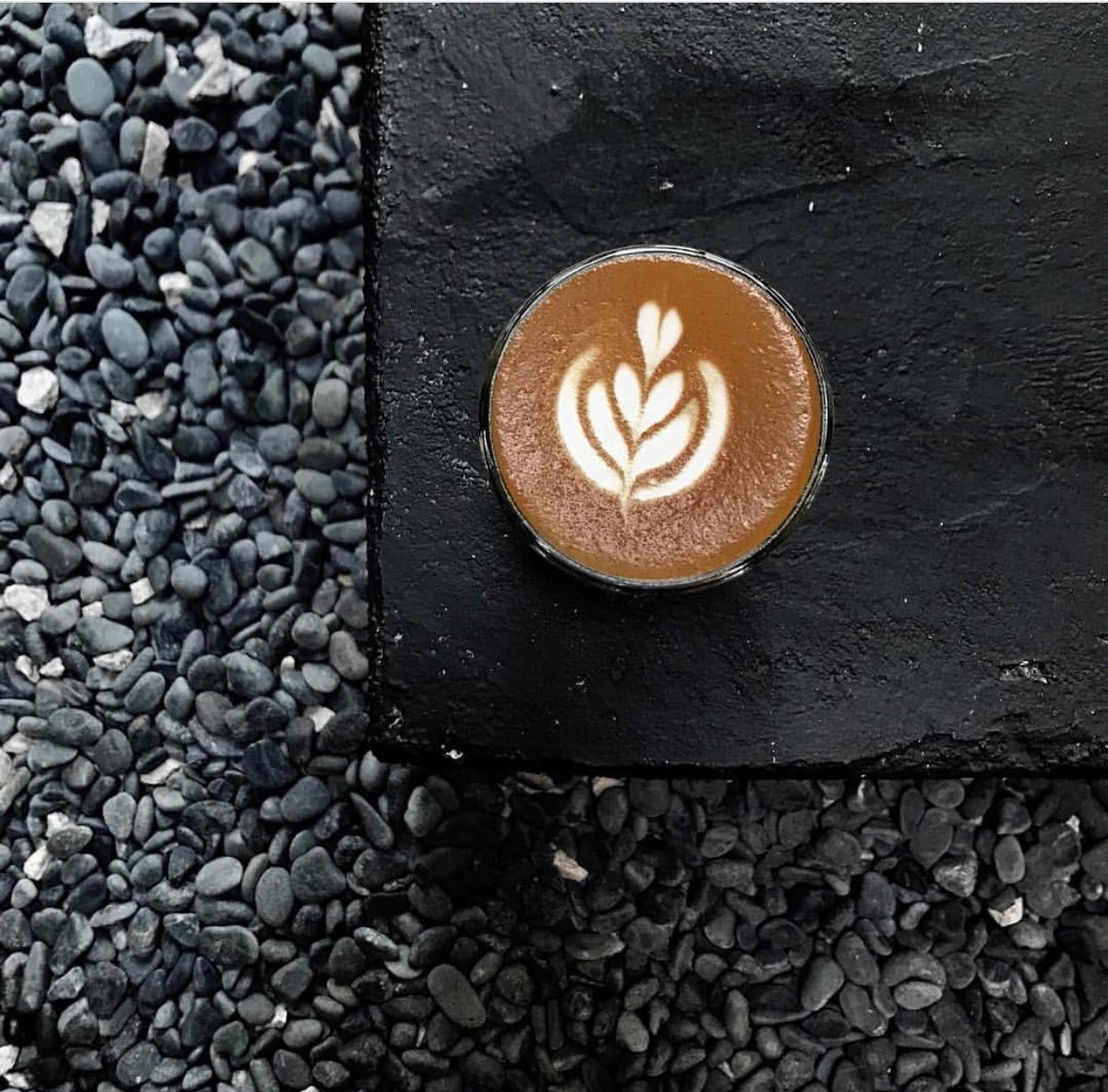 mug_bird's tweet photo. Goodnight + sweet dreams! ❤️☕️🖤 photo: @coffee_daze #coffee https://t.co/763l9ghUou