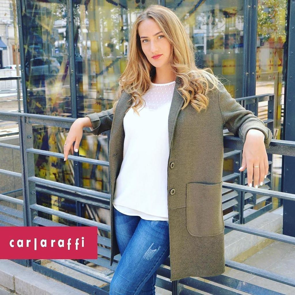 carlaraffi's tweet photo. Le dressing de Carla • Le kaki revient en force cette saison ☺️ on adore ! Et vous ?
#kaki #colortrends2017 #coule… https://t.co/F7Ps4zbaPB https://t.co/GS6wFzVJFQ