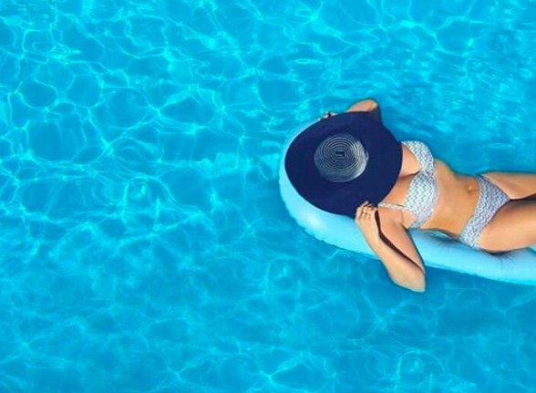 Participate in our summer contest #AZULEANDO until August 28th! 📷 <a href="/laragracia/">Lara Gracia</a> instagram.com/p/BYCD_NpjjfZ/ <a href="/EspacioFTef/">Espacio Fundación Telefónica</a> <a href="/Picglaze/">Picglaze</a>