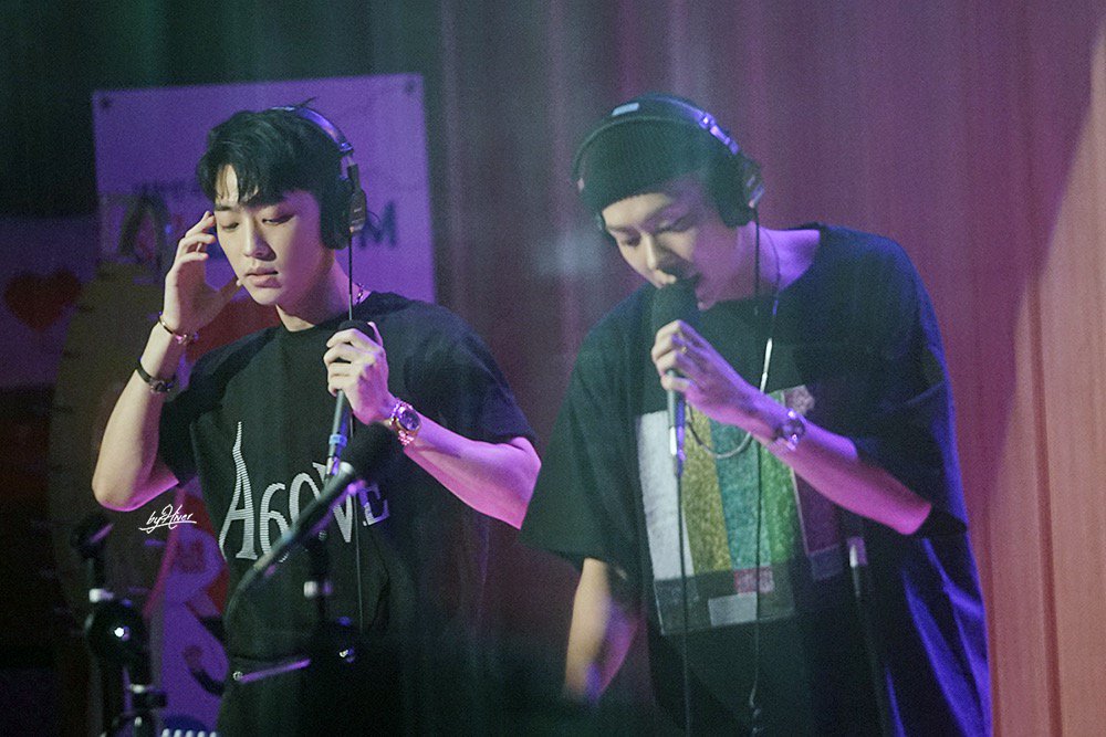 gray_updates's tweet photo. 170824 Gray &amp; Loco @ Cultwo Show
©byhiver
#그레이 #GRAY #AOMG https://t.co/Ha92H7qtHi