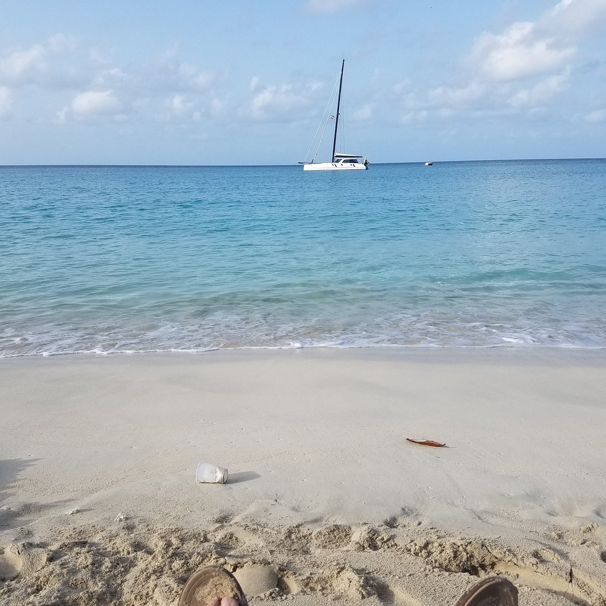 18handicap's tweet image. Somebody has a great morning view! #clearbluewater
#vacation
#tryingtohavefun