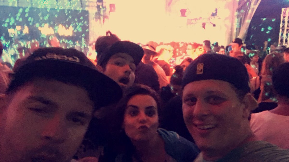 patrick_rauch's tweet image. Was eine abartige Show @chiemseesummer. Ihr gehört auf die Main Stage @drunken_masters! @rave2333 abgehen die ganze Nacht!