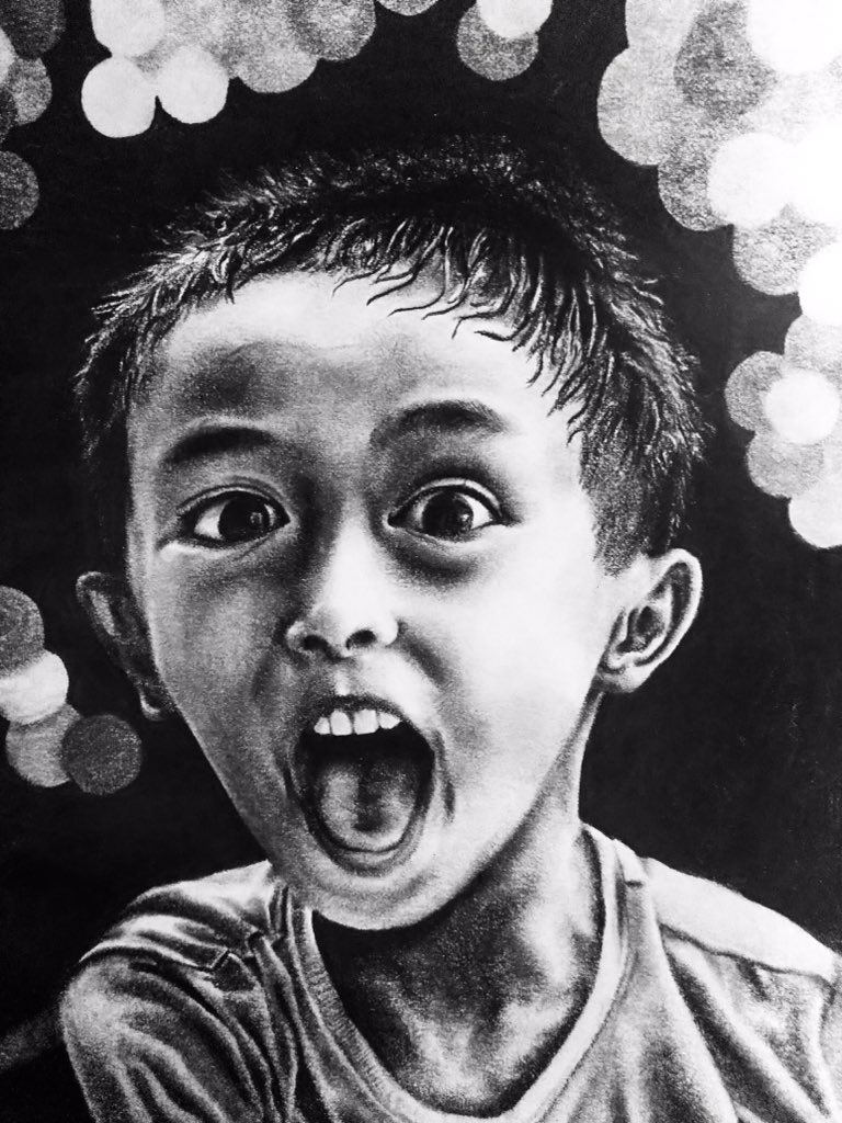 Rheanne_Santos's tweet photo. Hi, I know it's late but I love drawing portraits with pencil and charcoal @SrhMikaela @diegoluna_ 
#ArtPH https://t.co/20iesRnlkX