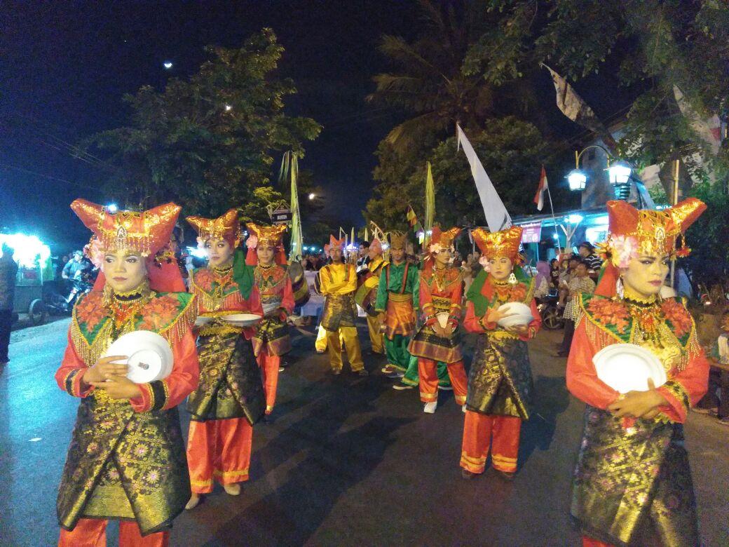 DediMulyadi71's tweet photo. budaya "penjaga" kebhinnekaan kita, jangan biarkan ia sirna dalam gempita zaman yang seolah ramai namun sepi nilai #DedikasiBudayaNusantara https://t.co/PyqxNN6ZjX