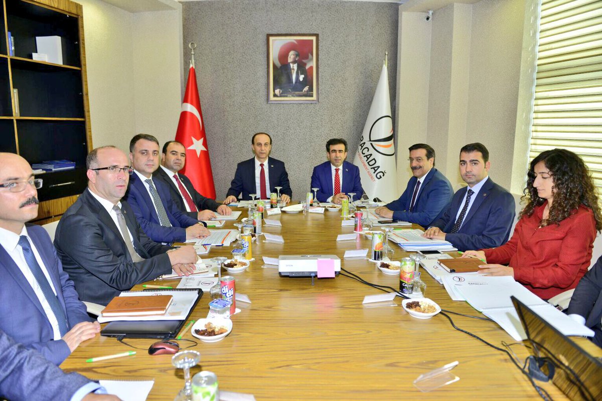 Karacadağ Kalkınma Ajansı Ağustos ayı yönetim kurulu toplantısını Şanlıurfa'mızın ev sahipliğinde gerçekleştirdik.Bölgemize hayırlı olsun.