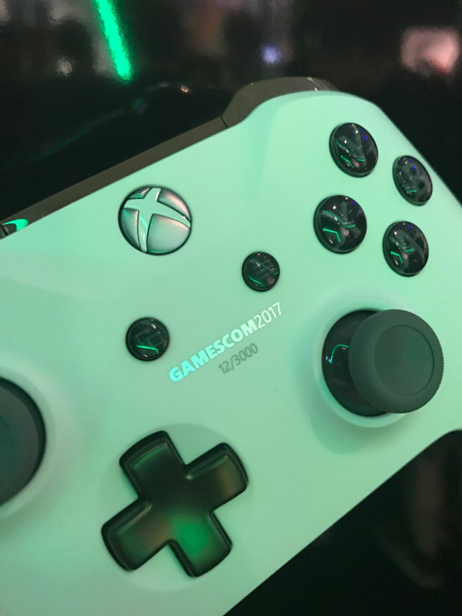 xboxuk's tweet image. RT and Follow for your chance to win this limited edition #gamescom Design Lab controller! 💚 #XboxGC

🎮 bit.ly/2sVe5Bu