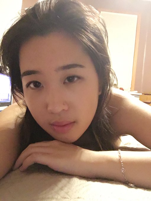 9 hrs on cb lol, why is this starting to feel normal? https://t.co/PFg1VWFSkU<a href="/tag/chaturbate"class="tags"><span>#chaturbate</span></a>
