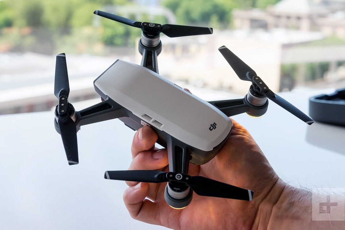 Maplin_SNS's tweet photo. Big plans for the #BankHolidayWeekend that you won't want to forget? Why not #askmaplin about the great range of @DJIGlobal drones available https://t.co/TOtO1MeXZt
