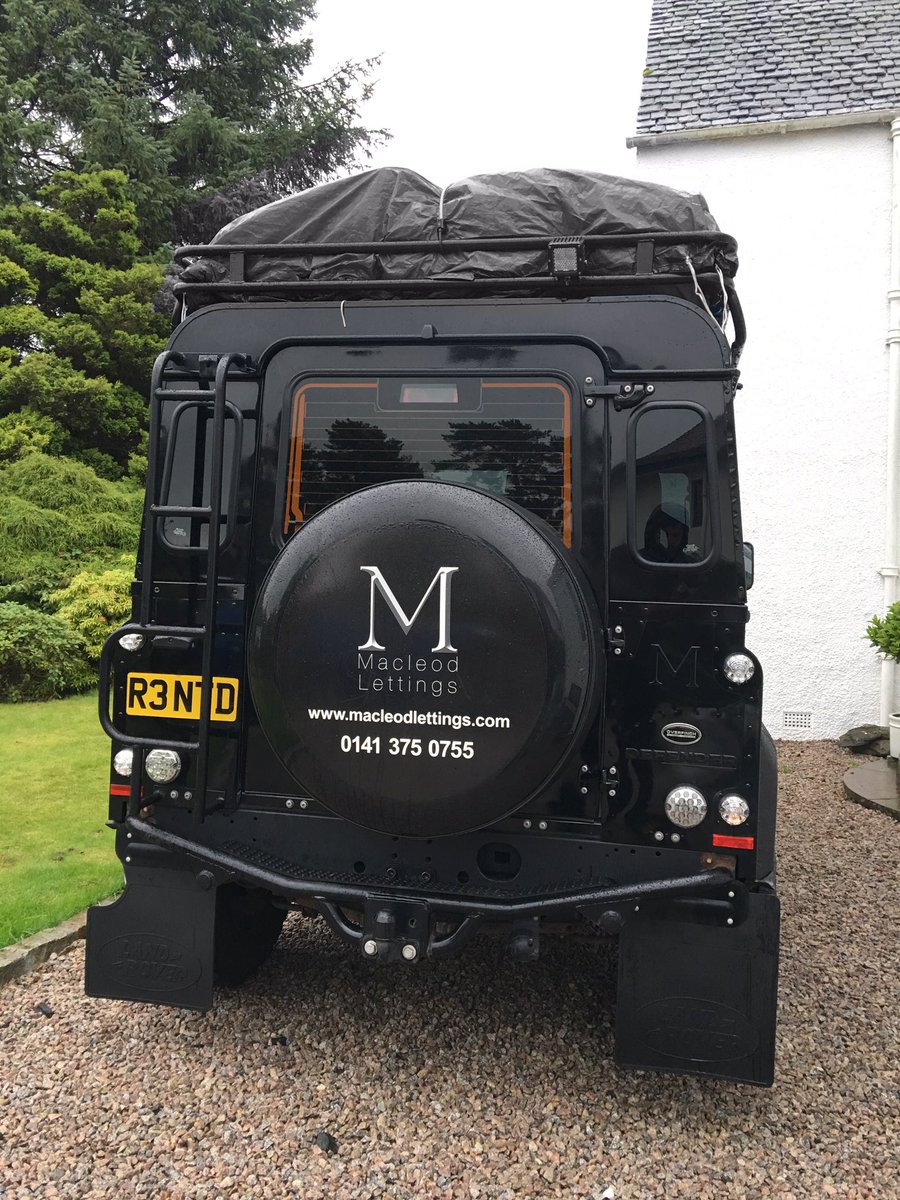 absolutvaleting's tweet photo. @MacleodLettings ready for the end of the world... and #defenderjam https://t.co/cqTMsZTRM1