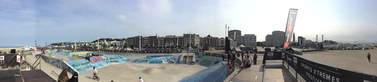 fiseworld's tweet photo. JOUR J !!!! ! ￼🎉 A partir de 11h
Trottinette Bowl et Roller Freestyle Park 🤘🏻 
#frenchtour #FXS17 @LH_LeHavre https://t.co/7DFlCV5vRq