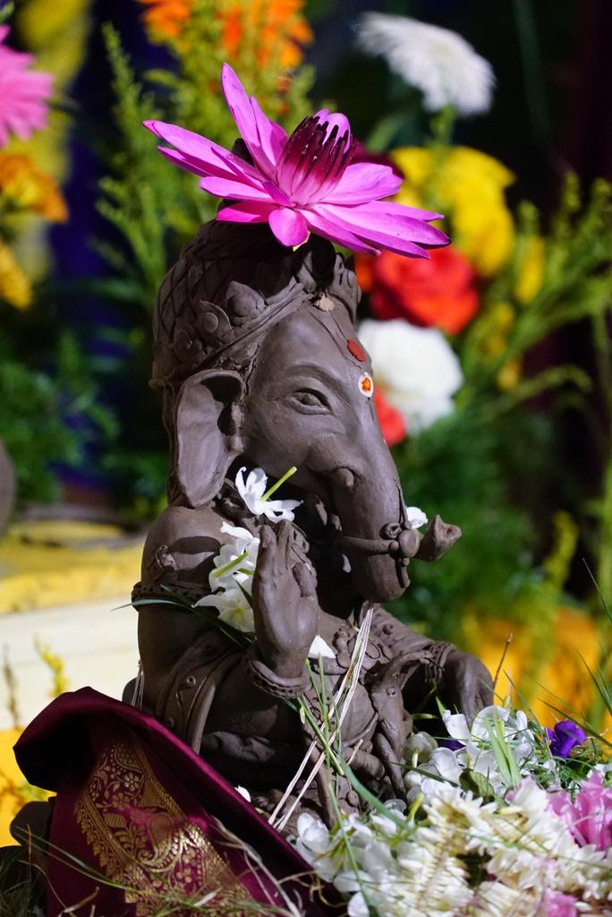 SriKavyam's tweet photo. GouMaya (Cow-dung)Ganesha at @shankarapeetha ;holy #GaneshaChaturthi was an occasion to worship Gou~Ganesha together, and to set an example! https://t.co/YCGDfZELw8